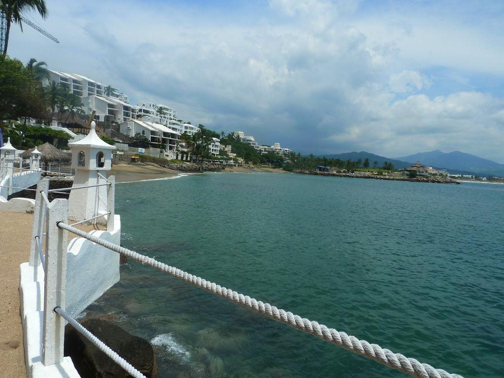 Dolphin Cove Inn Manzanillo Buitenkant foto