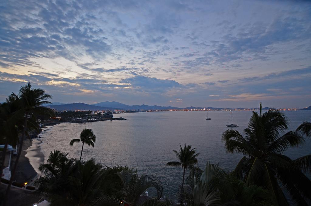 Dolphin Cove Inn Manzanillo Buitenkant foto